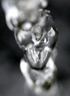 Dissipative Strukturen in Vortex-Form Frei fallender Wasserstrahl